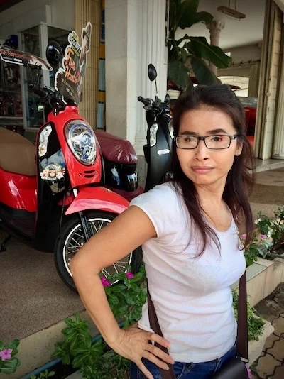 Parichad Khongon, Thai beauty, by photographer, Peter Pickering